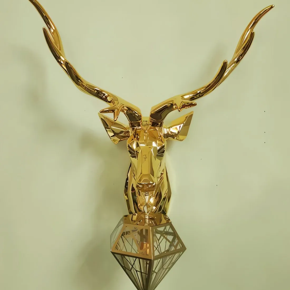 Deer Head Metallic Wall Lamp