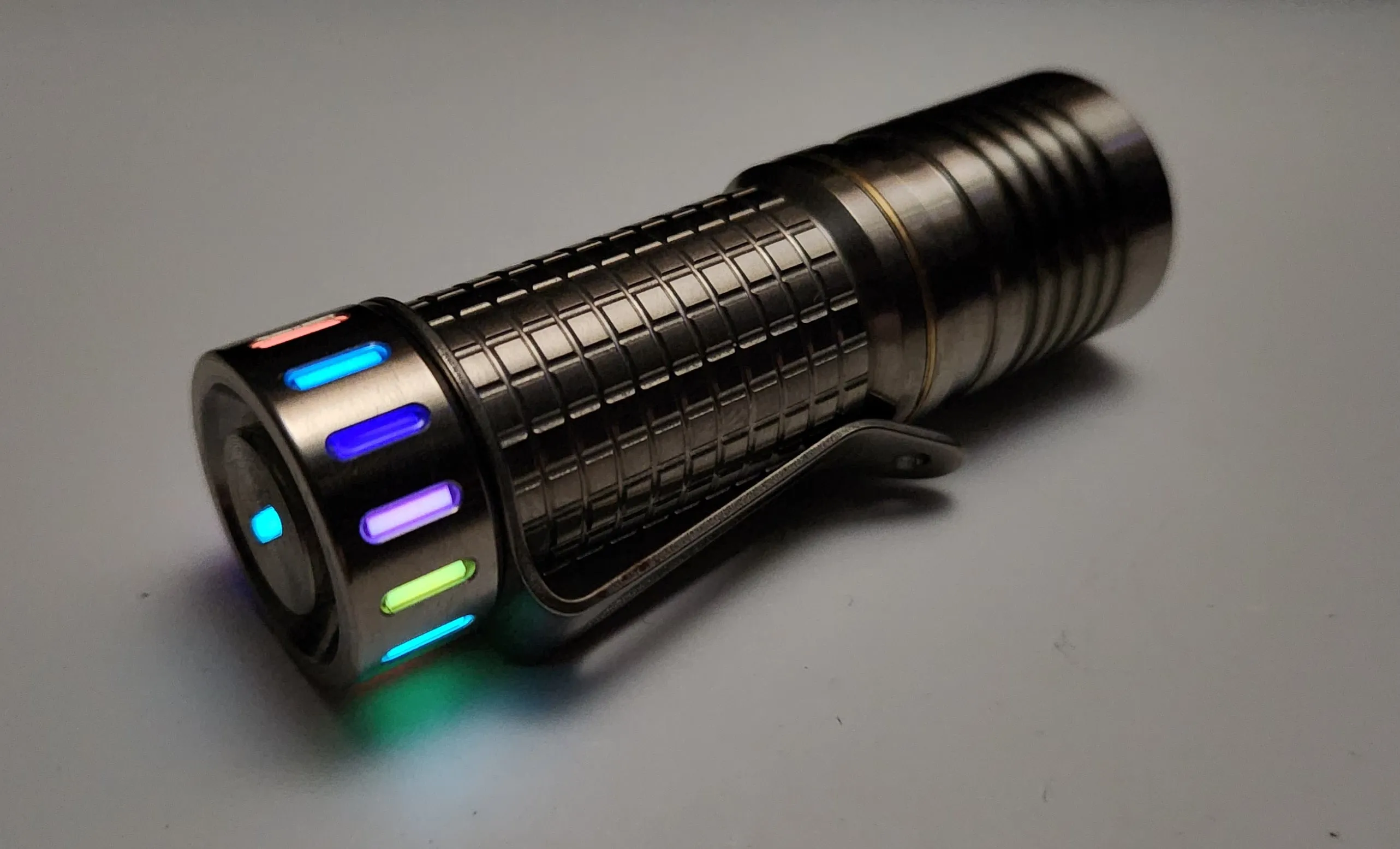 Maeerxu XT3 V2 Titanium GLOW *CUSTOM* LED Flashlight