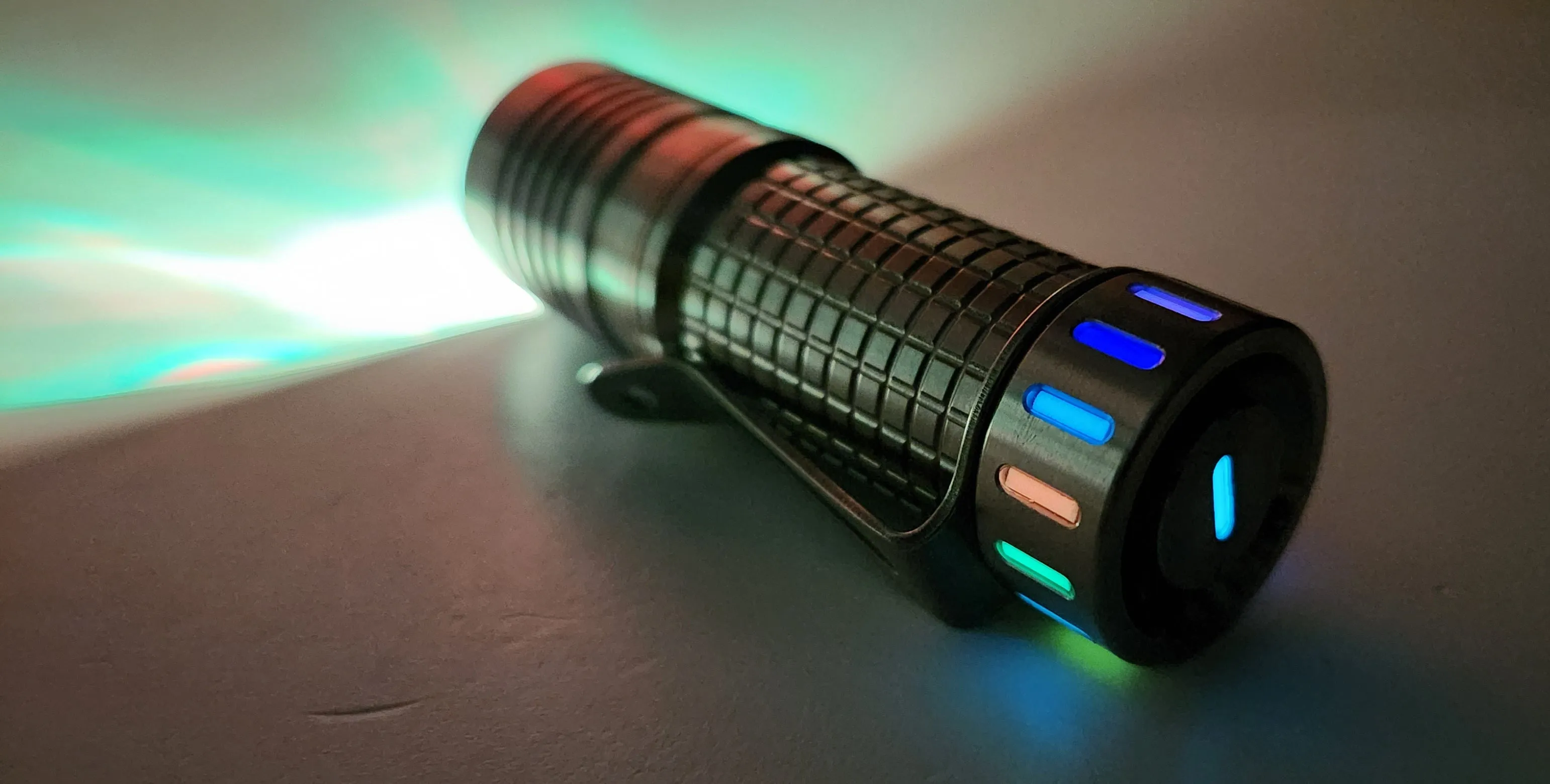 Maeerxu XT3 V2 Titanium GLOW *CUSTOM* LED Flashlight