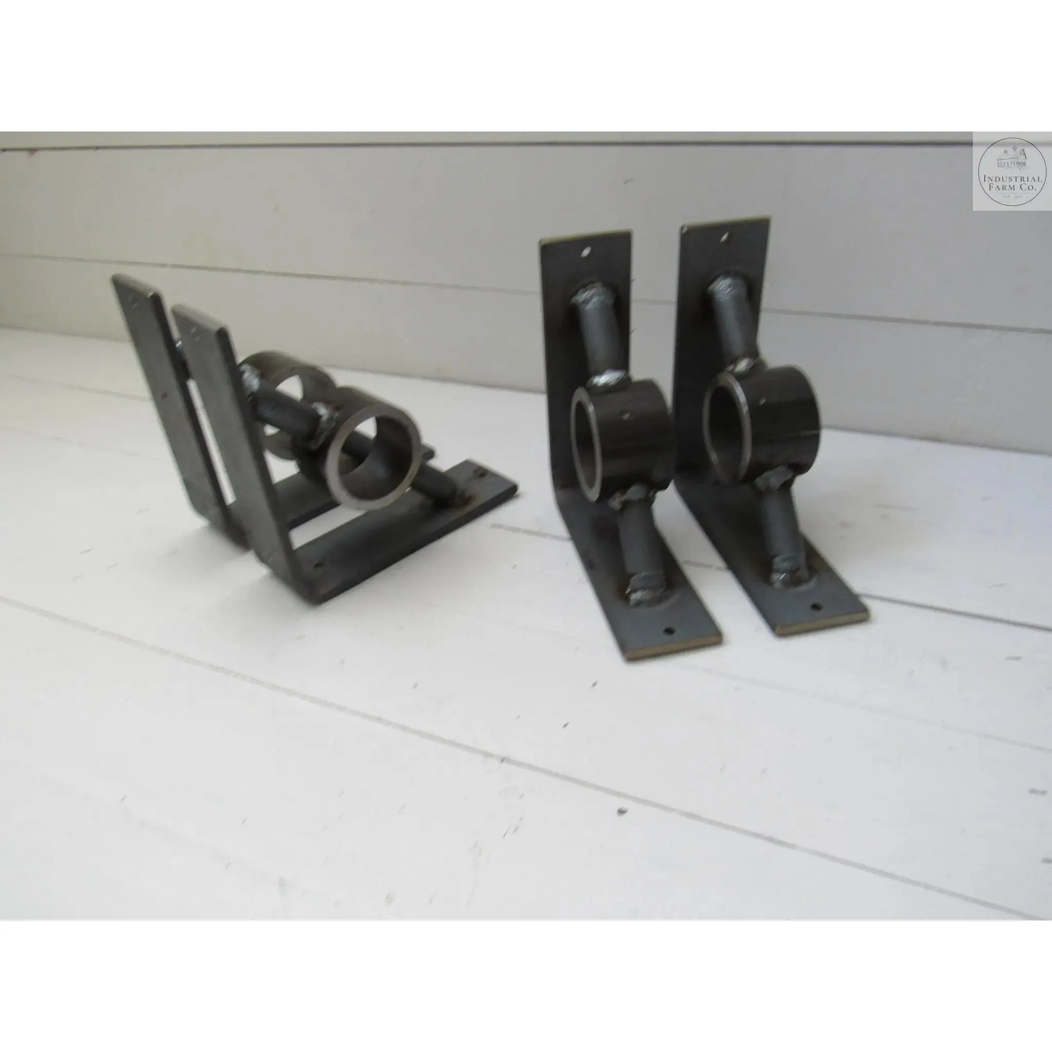 The Glen Cove Modern Shelf Support