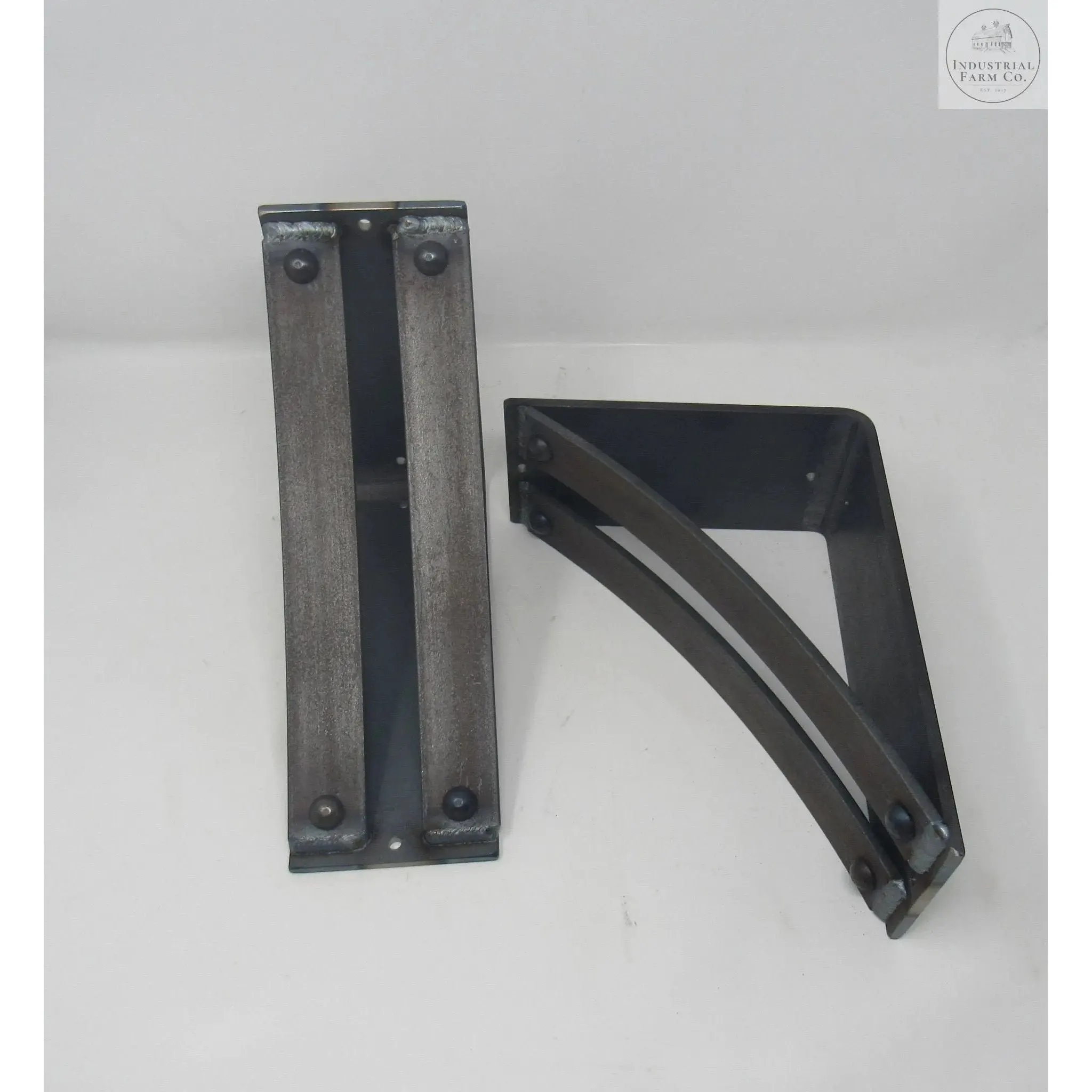 The Jamestown 4" Wide Shelf Bracket